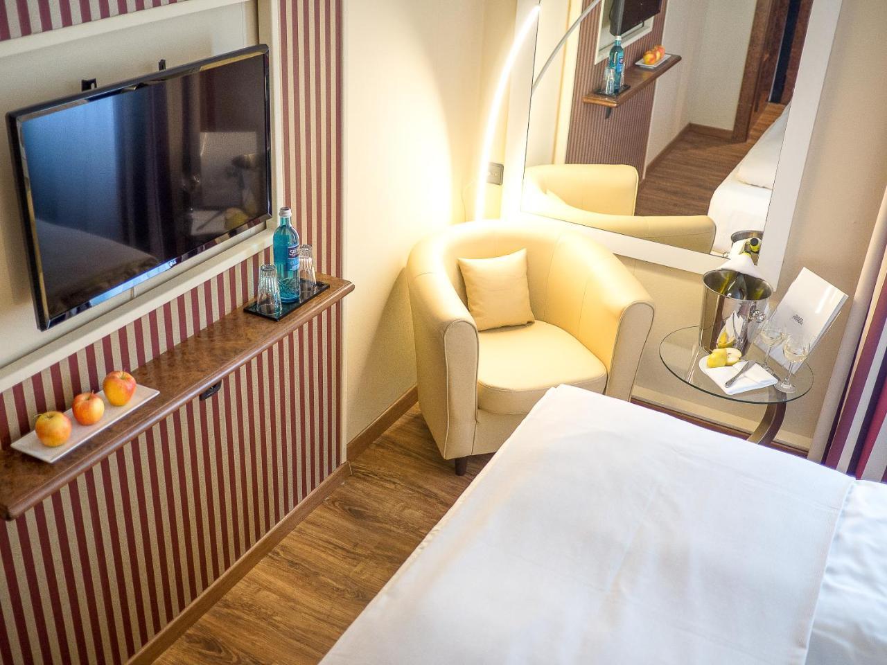 Hotel Primula Troisdorf Exteriör bild